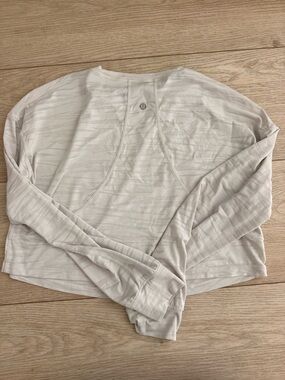 lululemon athletica Long Sleeve Lightweight Top in Light Gray